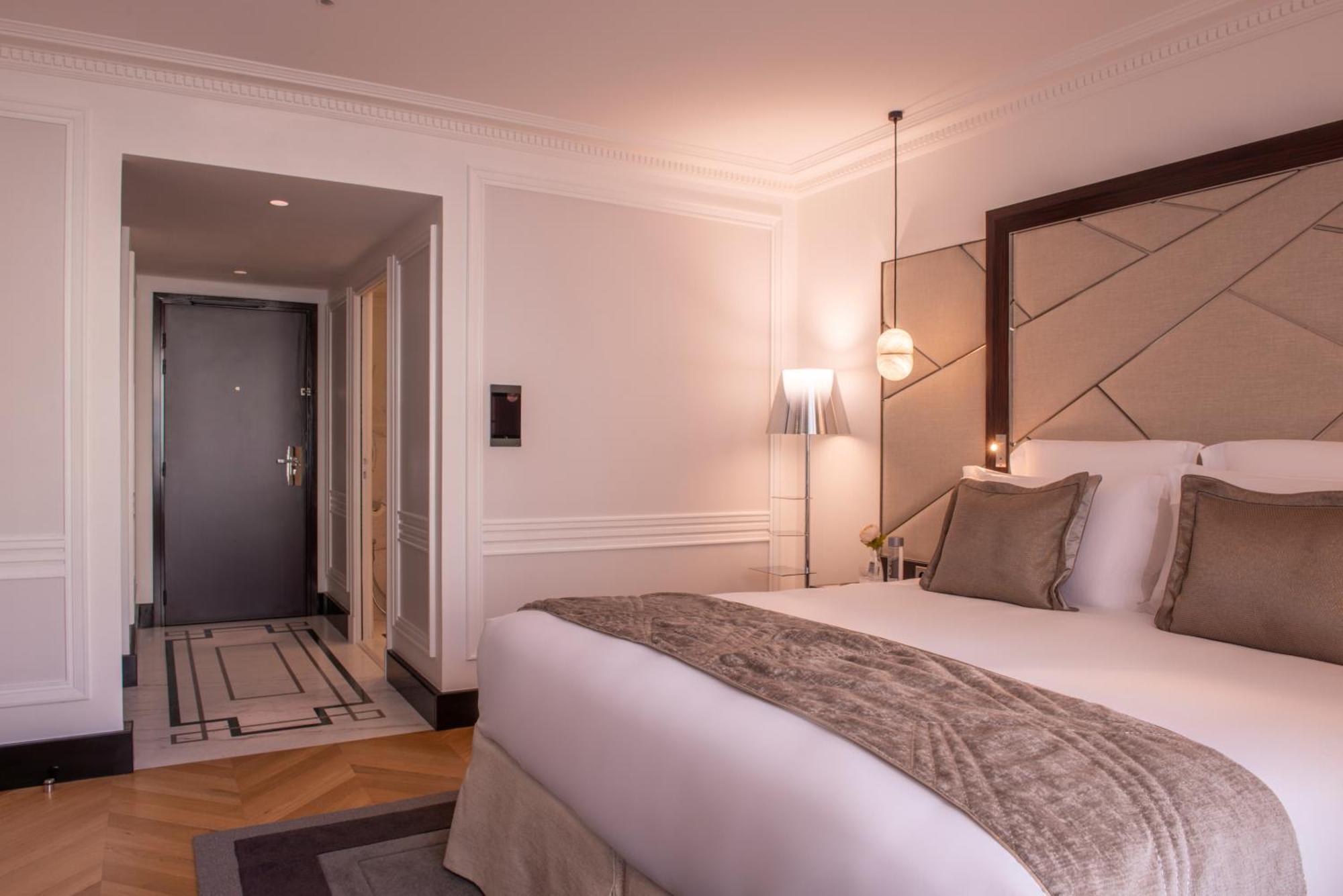 Du Collectionneur Hotel